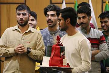 گزارش تصویری جشن بزرگ یلدا ویژه دانشجویان دانشگاهگزارش تصویری جشن بزرگ یلدا ویژه دانشجویان دانشگاه